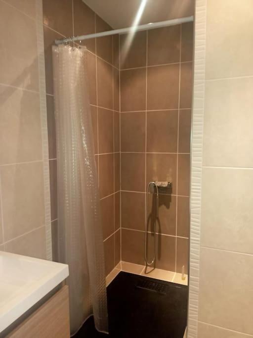 Le Clos Du Pin Thezan-les-Beziers 外观 照片